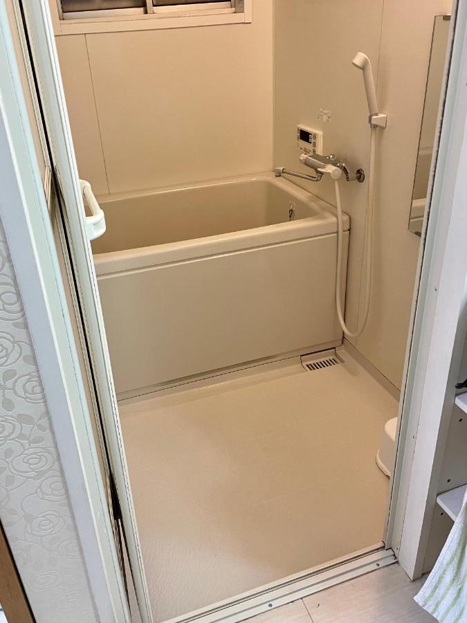 Sunhome コリアタウン近く 一軒家貸切り 今里 Осака Экстерьер фото